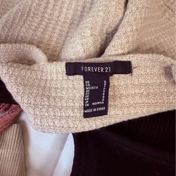 Cropped tank top bundle size xs small - Picture 7 of 8